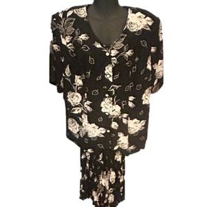 NWOT 20W Jones’s of Dallas black white short sleeve button up blouse skirt set